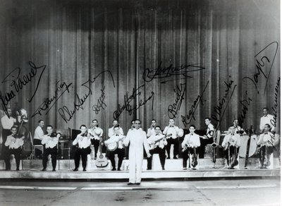 Ray Ventura en zijn Jazzband in de jaren dertig (circa 1936-39) door French Photographer